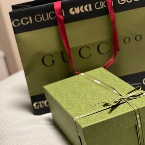 Meet your Posher, Kara